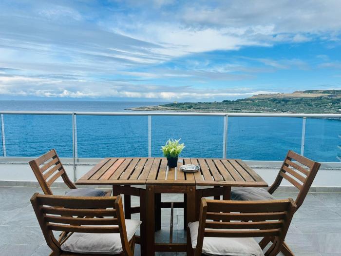 Sunrise Bay Apartments - Frontline Sea Views