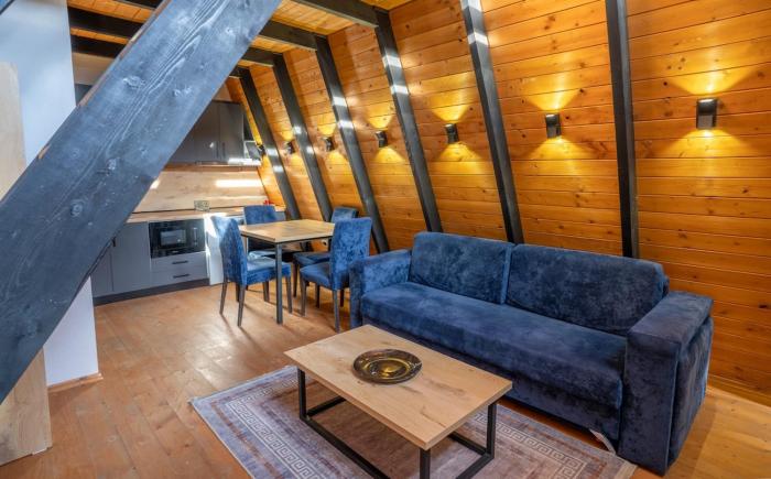 Golden Cabin 2 Gjinar by PikHost