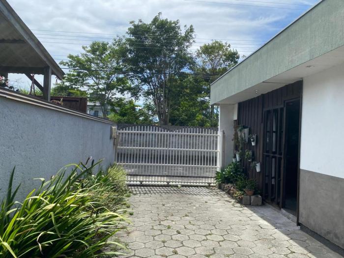 Villa Gonçalves Casa A para 4 pessoas, no Campeche em Florianópolis SC