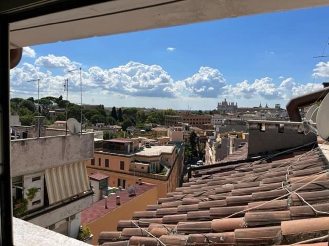 Roof top room in Rome
