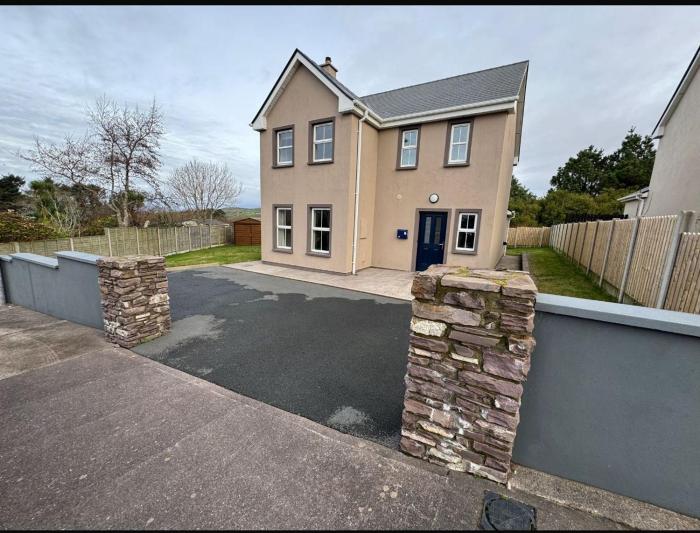 Lighthouseview - Cahersiveen