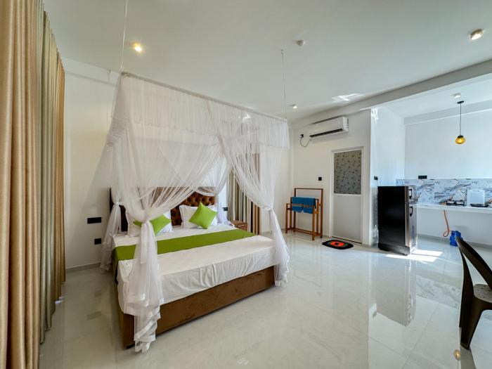 Nature Green Emerald - Mirissa