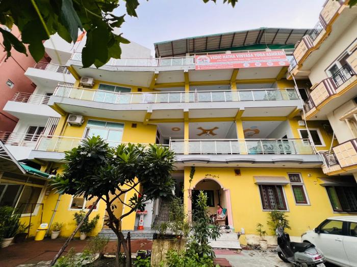 Vedic hatha vinyasa yoga ashram