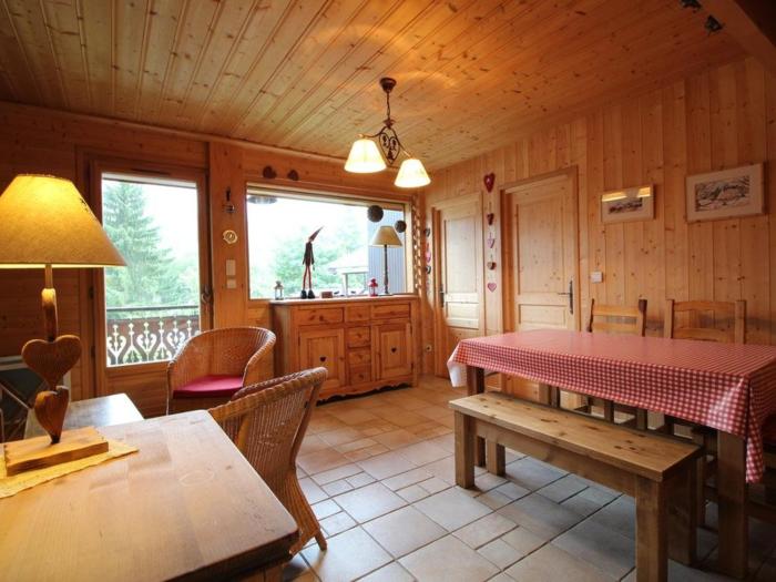 Chalet cosy 3 chambres pour 6 personnes à Arâches-la-Frasse, proche centre village et pistes. - FR-1-572-129