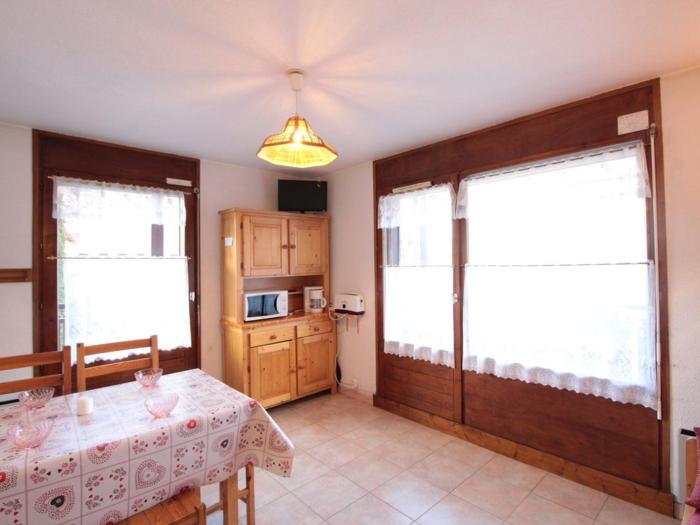 Studio central village aux Carroz, animaux admis, 5 pers - FR-1-572-202