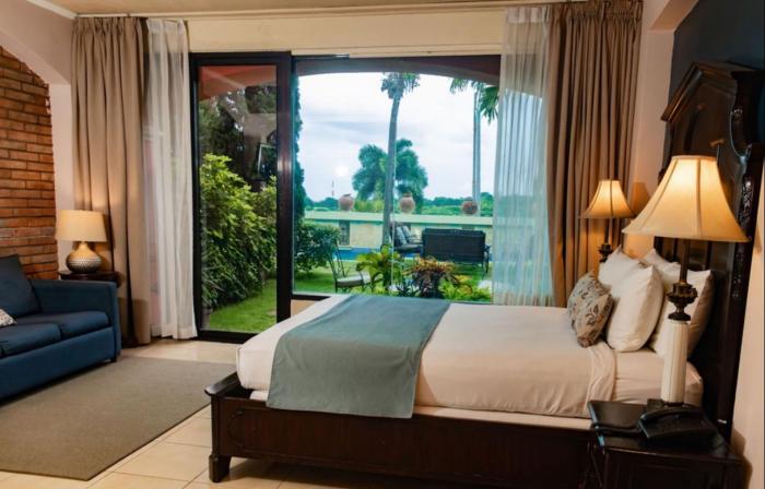 Altos de Fontana by Macondo Collection