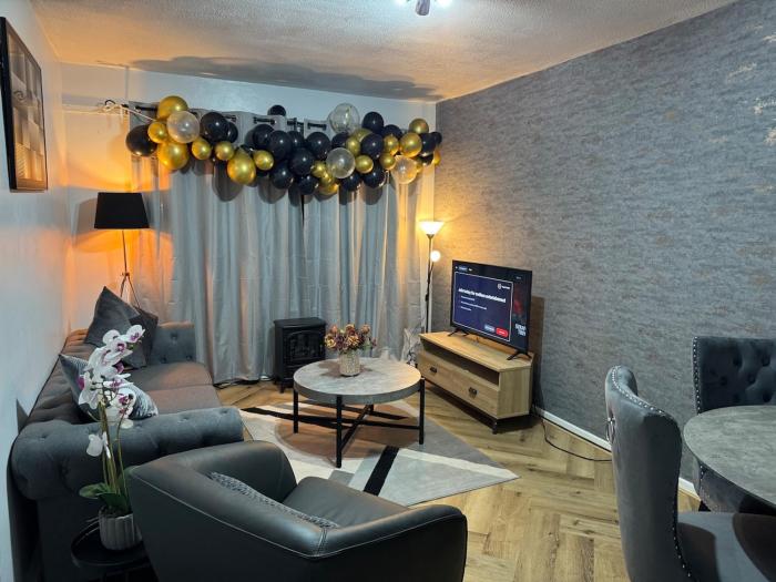 Luxury Stylish 2-Bed Apart with Office Pvt Entrance and Free Parking