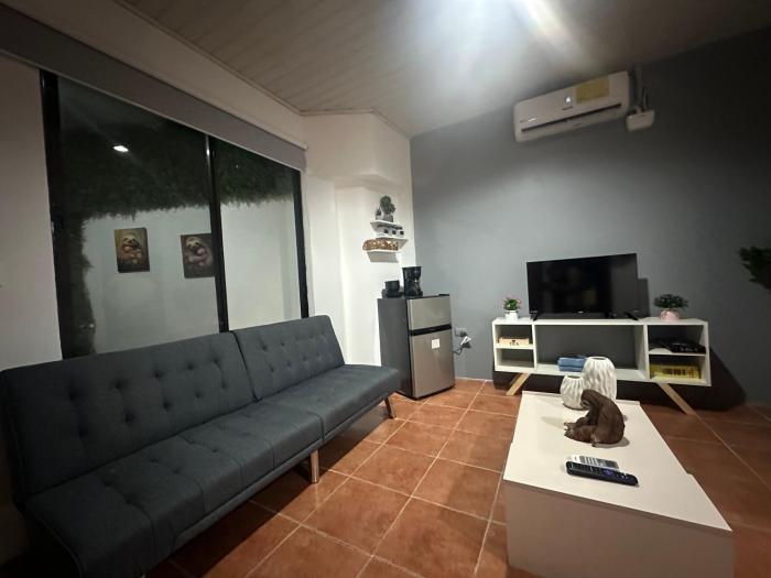 PURA VIDA AIRPORT STAY FREE SHUTTLe