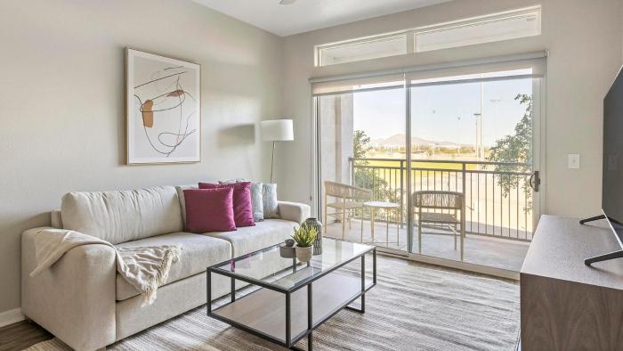 Landing Spectacular 1BD Gym Rooftop Lounge