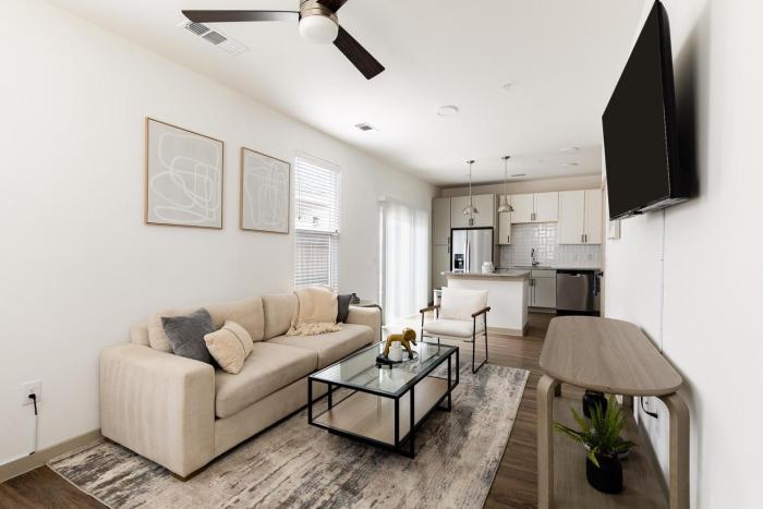 Landing Apartments - Skyline Prairie