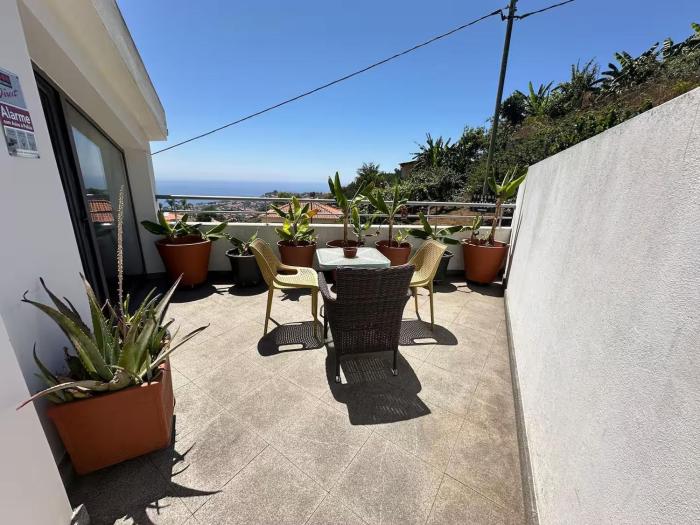 Cozy Studio & Patio in Funchal