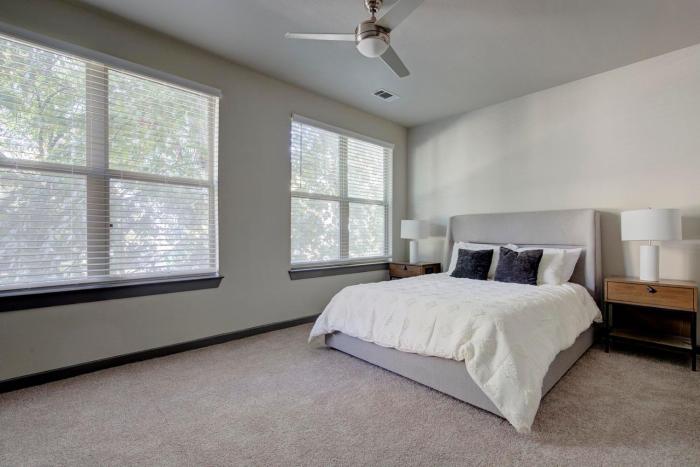 Landing Amazing 2BD Clubhouse Pool