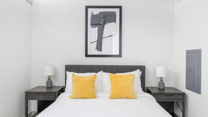 Landing Amazing Studio Gym Pool