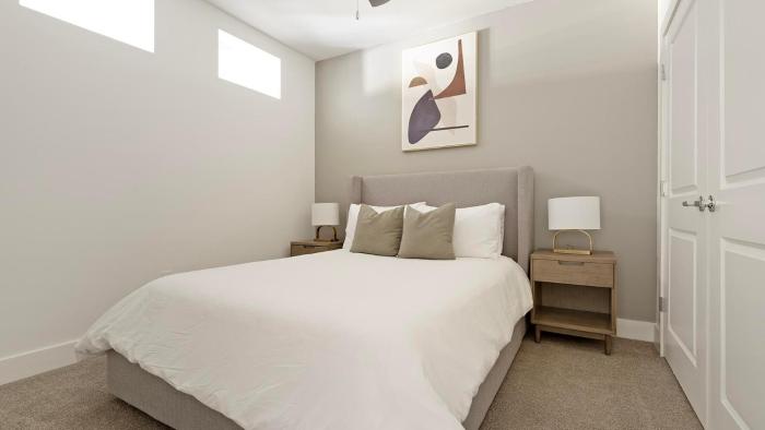 Landing Stylish 1BD Pool Yoga Studio