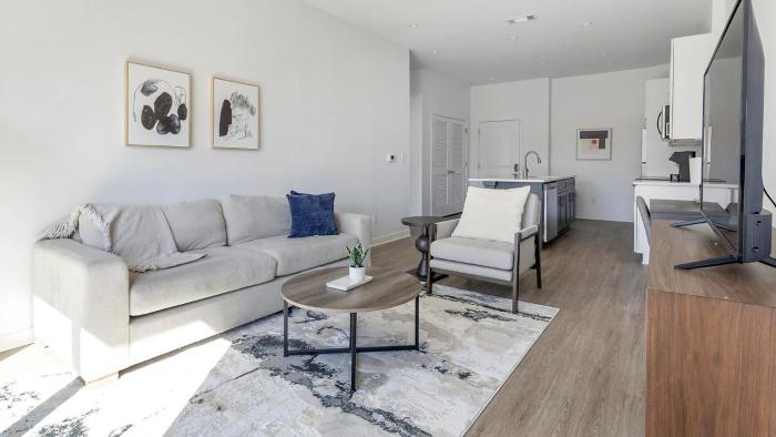 Landing Stylish 1BD Clubhouse Gym