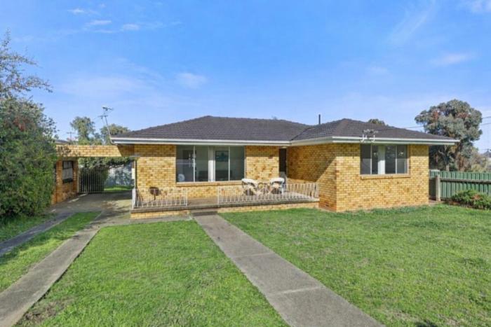 Festival ready home in north Tamworth, sleeps 9