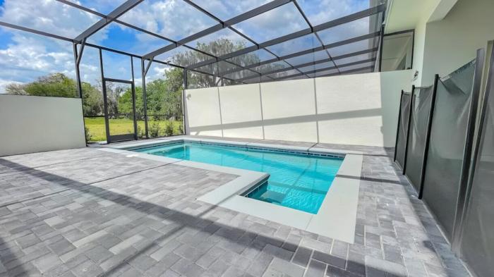 7545 OS - Solterra Resort Grandeur Luxurious 5-Bedroom Pool Home