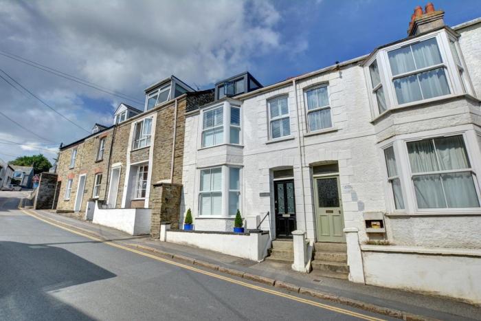 4 Bed in Padstow oc-p00718