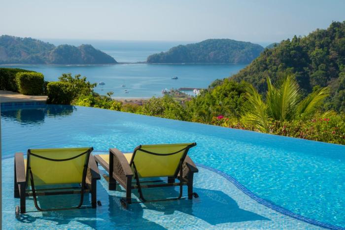 Puesta del Sol 5 bdrs ocean view in Los Suenos