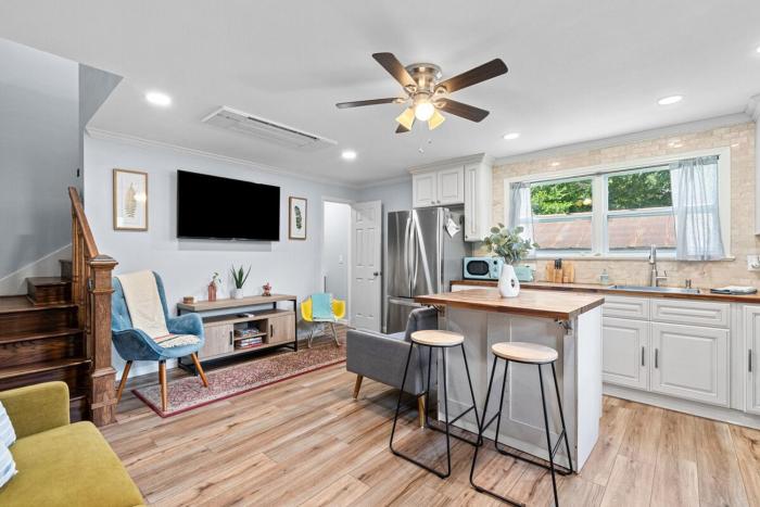 Tiny House Retreat Hot Tub Cozy