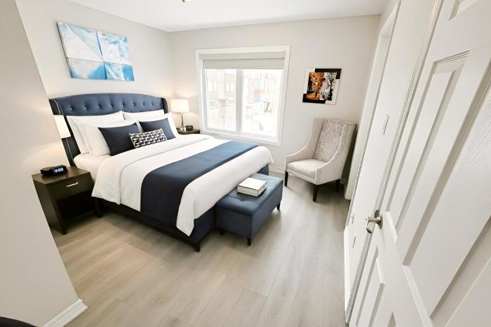 Modern 4BR Ottawa Townhouse Free Parking