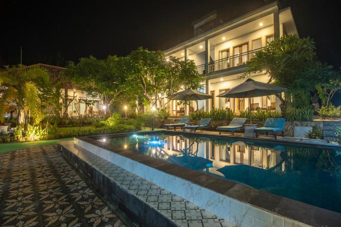 Govardhan Nusa Penida