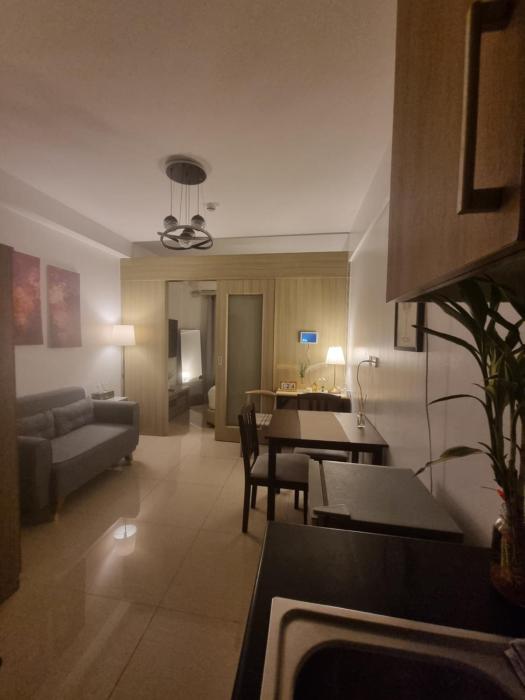 Cozy Bedroom at SM MOA Sunset View by Manila Bay