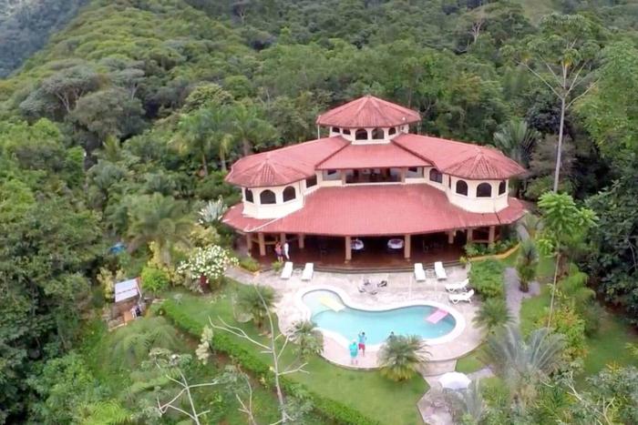 Spectacular 3BR Villa w Waterfalls & Toucans