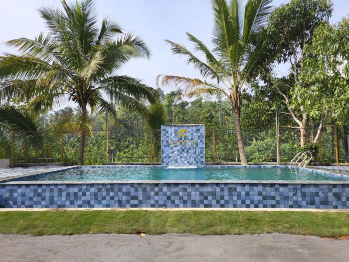 Rainy Cloud Homestay Private Cottages -Pool, Estate, Near to Falls & Safari