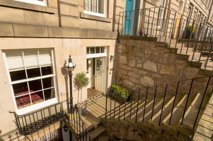 Cozy 1 bed Garden flat in the New Town City Centre