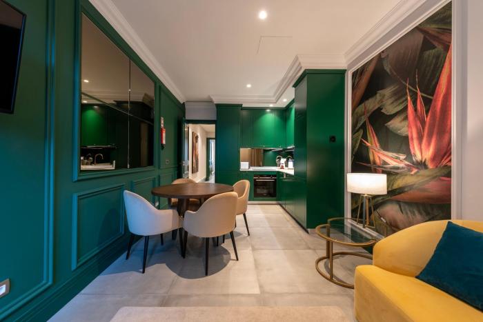 Cosy Flat in Porto with Private Patio & Garden Area