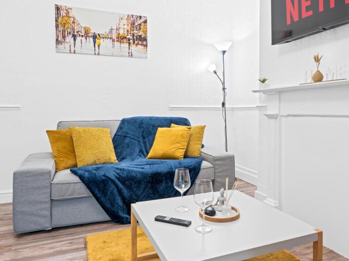 7 beds sleeps 7 Contractors Professionals & Families