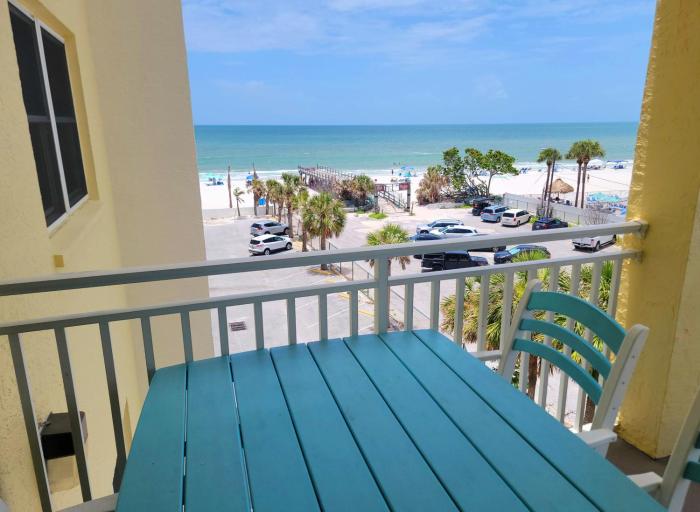 Beachfront Balcony Sleeps 10 Heated Pool King Bed -308