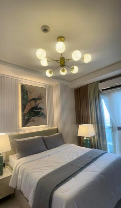 Penthouse Elegance with Experience of Amazing Panoramic View of Manila Bay Coast Residences Pasay City