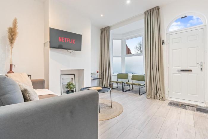 Stylish Spacious 3-Bed Sheffield Home
