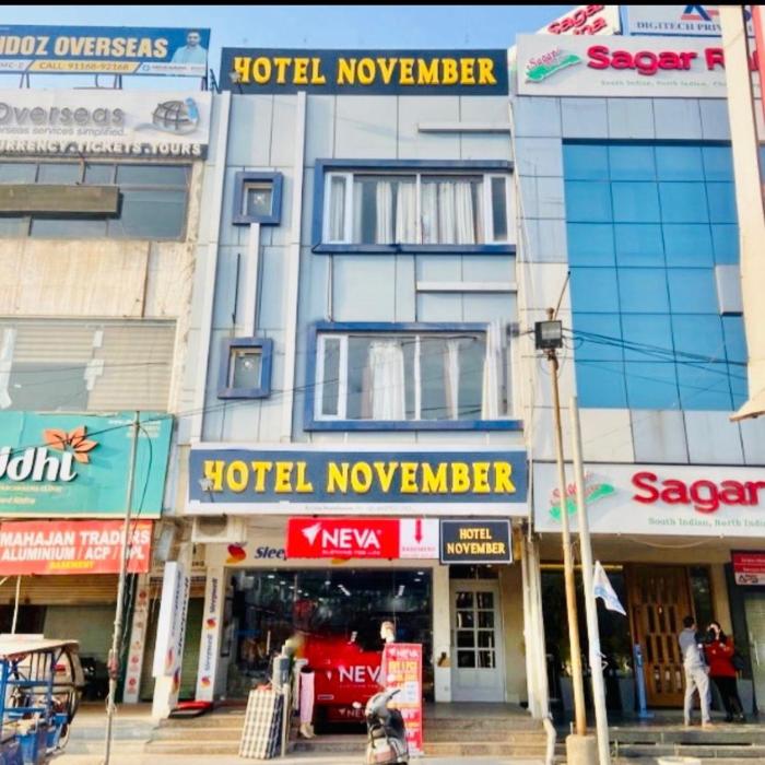Hotel November 1 Min from Zirakpur bus stand