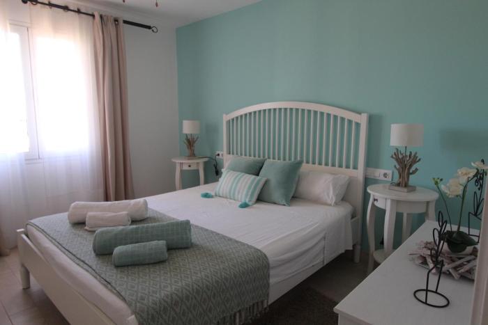 Acollidor apartament destil mediterrani a prop de Cala en Brut