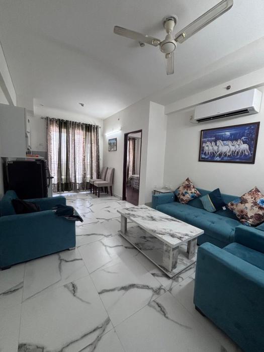 Luxury Apartment, Just 15 mins from Airport, Ggn