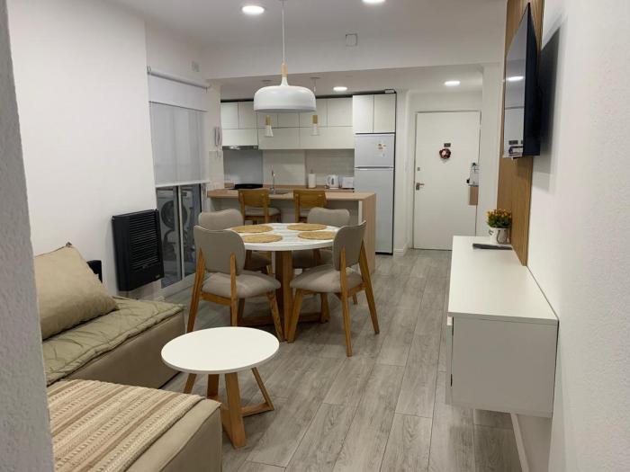 Departamento Santa Fe 2 ambientes con balcón a la calle Impecable