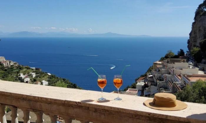 LA VILLA DI ENZO Casa Vacanze con vista mare