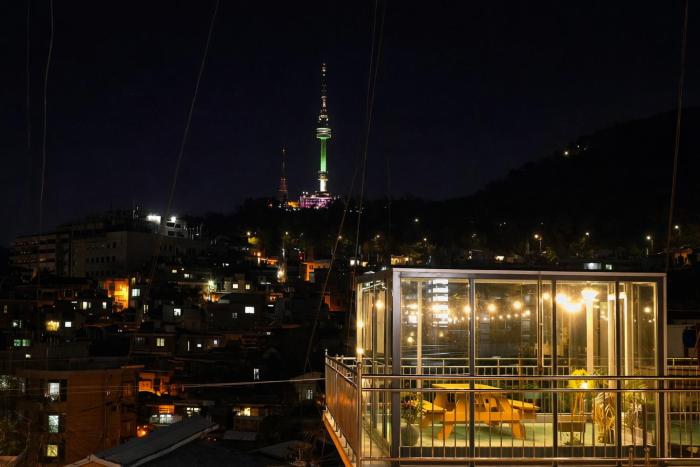 Lux Namsan View Rooftop Villa with Massage Chair