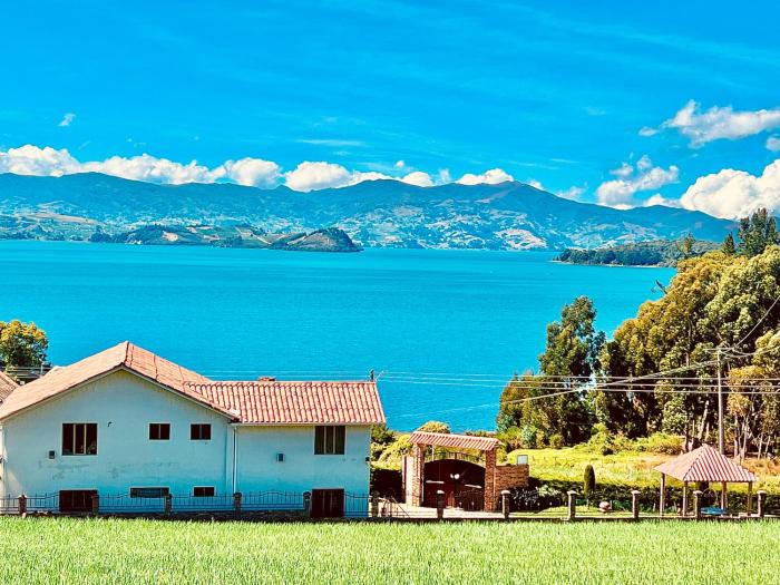 Cabaña Valle De La Laguna, jacuzzi y vista al Lago