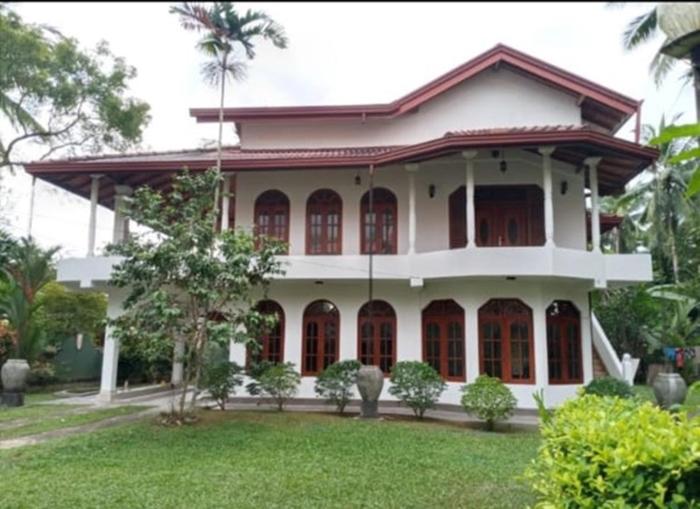 LEON Villa Bentota