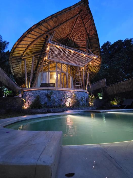 Sunrise hill bamboo house