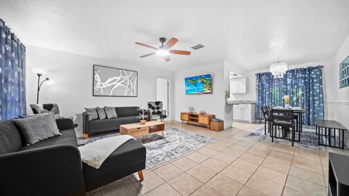 Sunny 3BR Oasis with Water View and Beach Gear Near Siesta