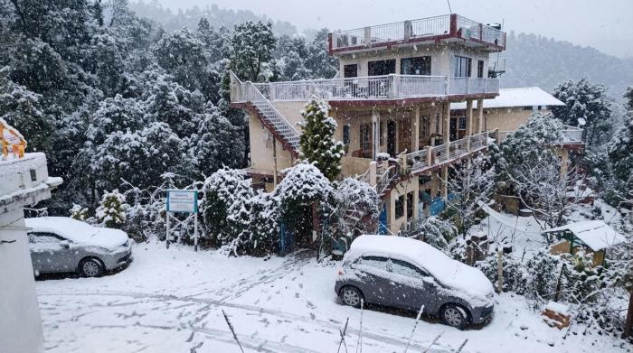 Rooptara Valley Luxury Cottage Majkhali Himalaya