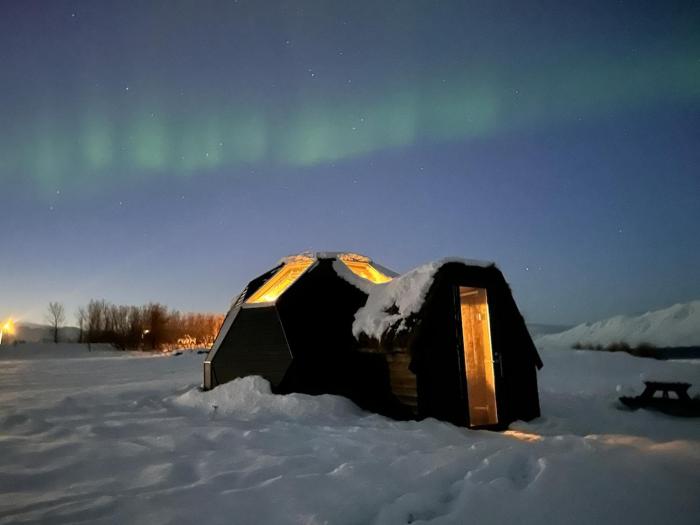 Riverside Dome cabin with skylight