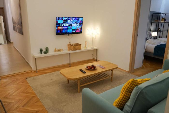 spacious 3BR 1,5BT with 2 balconies