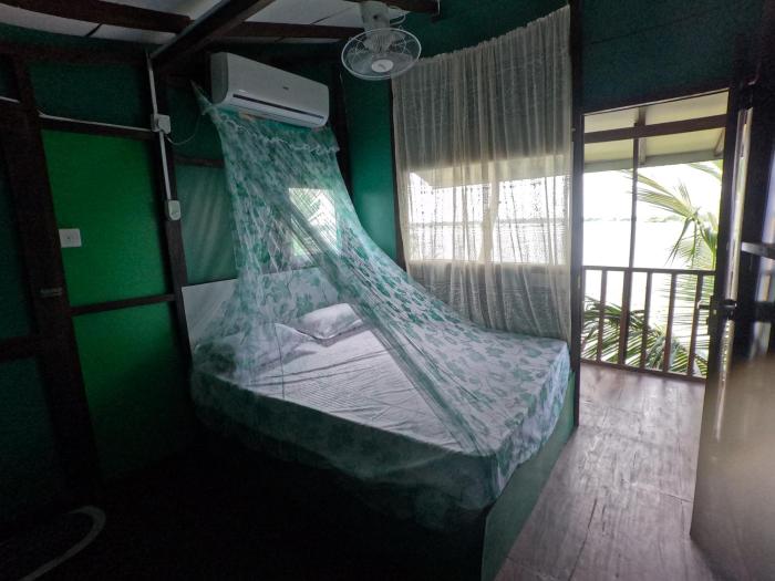 yala treetop lake
