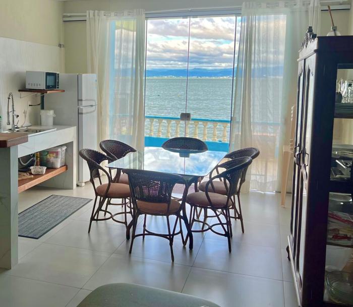 Três suítes em frente ao mar